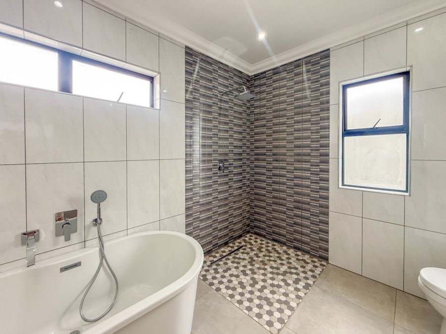 4 Bedroom Property for Sale in Xanadu Eco Park North West